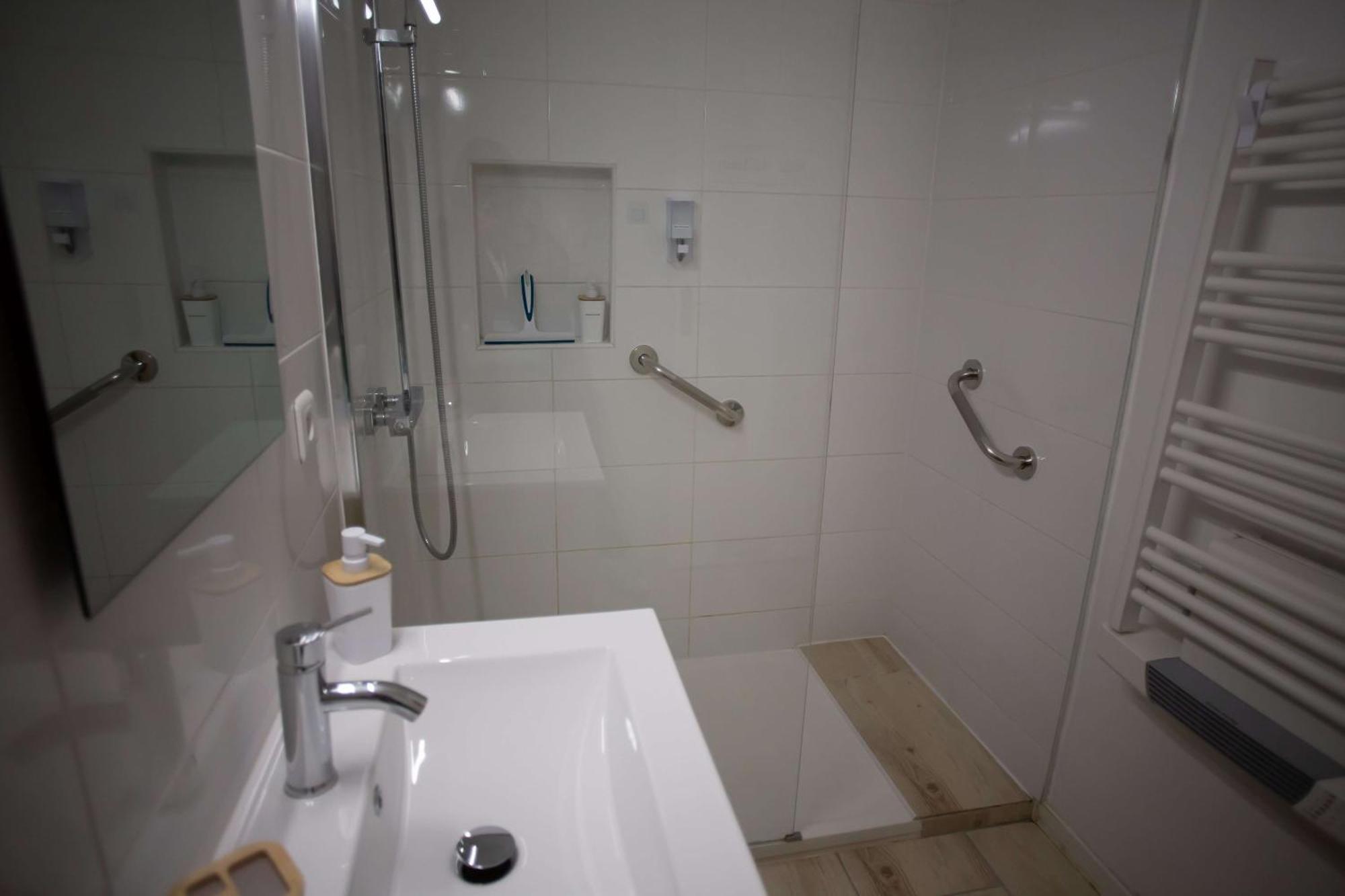 Le Cypres - Appartement Ideal Pour Vos Vacances Ou Vos Deplacements Professionnels A Béziers Buitenkant foto